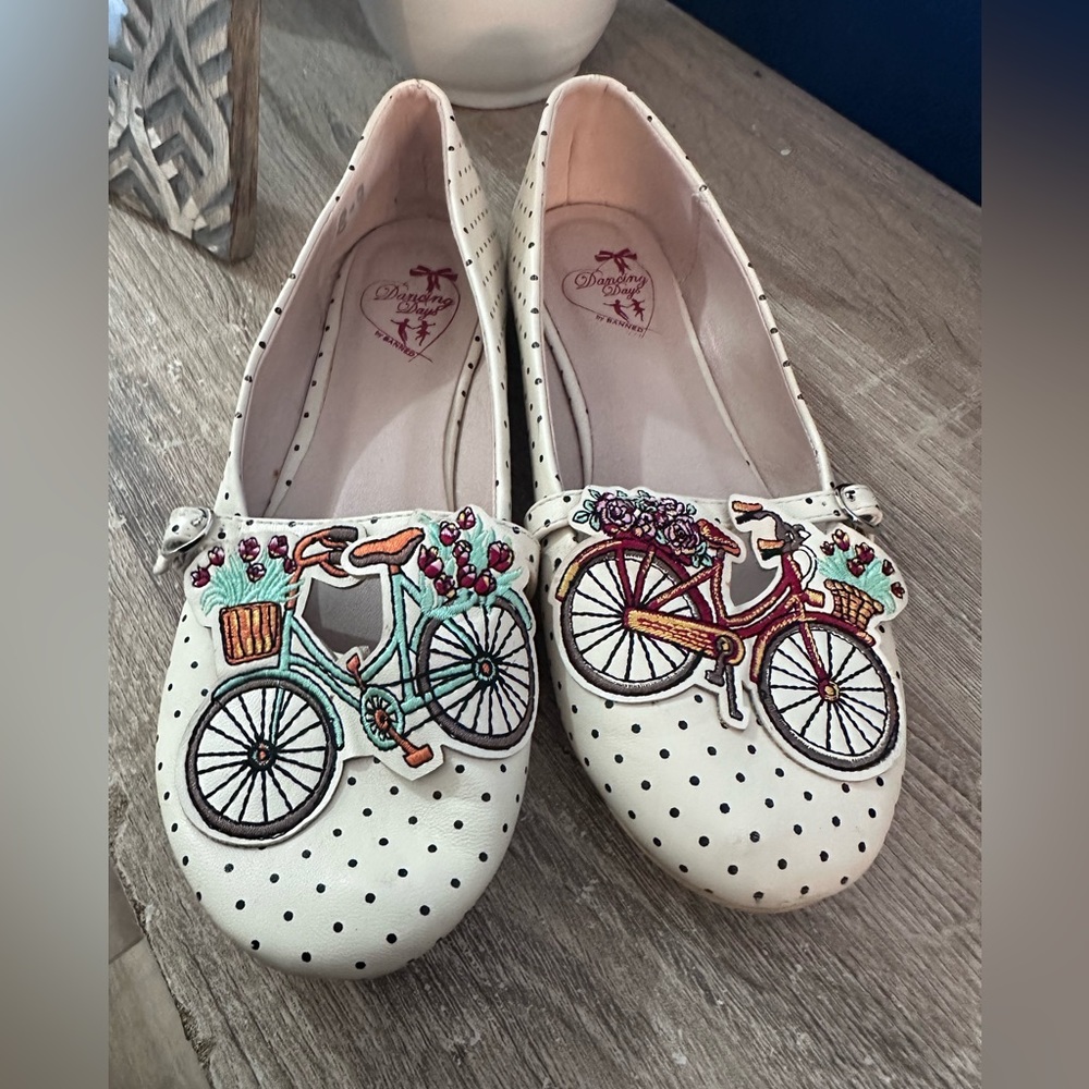 Dancing Days by Banned Bicycle Flats!